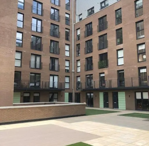 3 Bedroom Free Parking